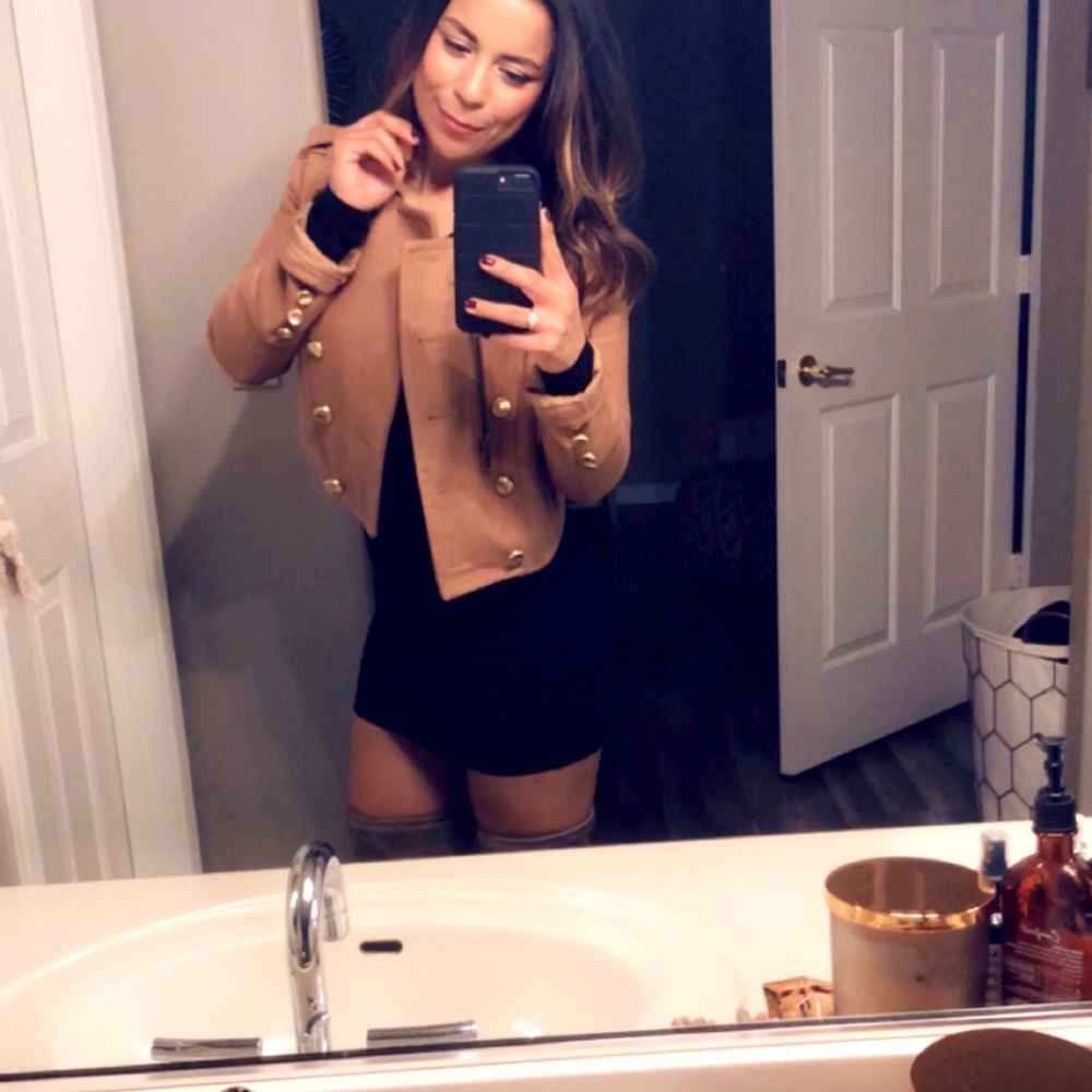 Meet your Posher, Laura